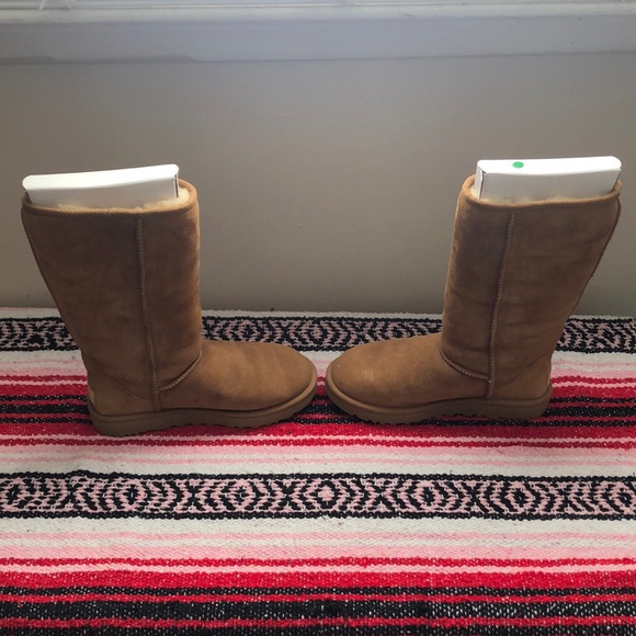 Size 7 Classic Tall II Ugg boot in color Chestnut - Picture 4 of 7